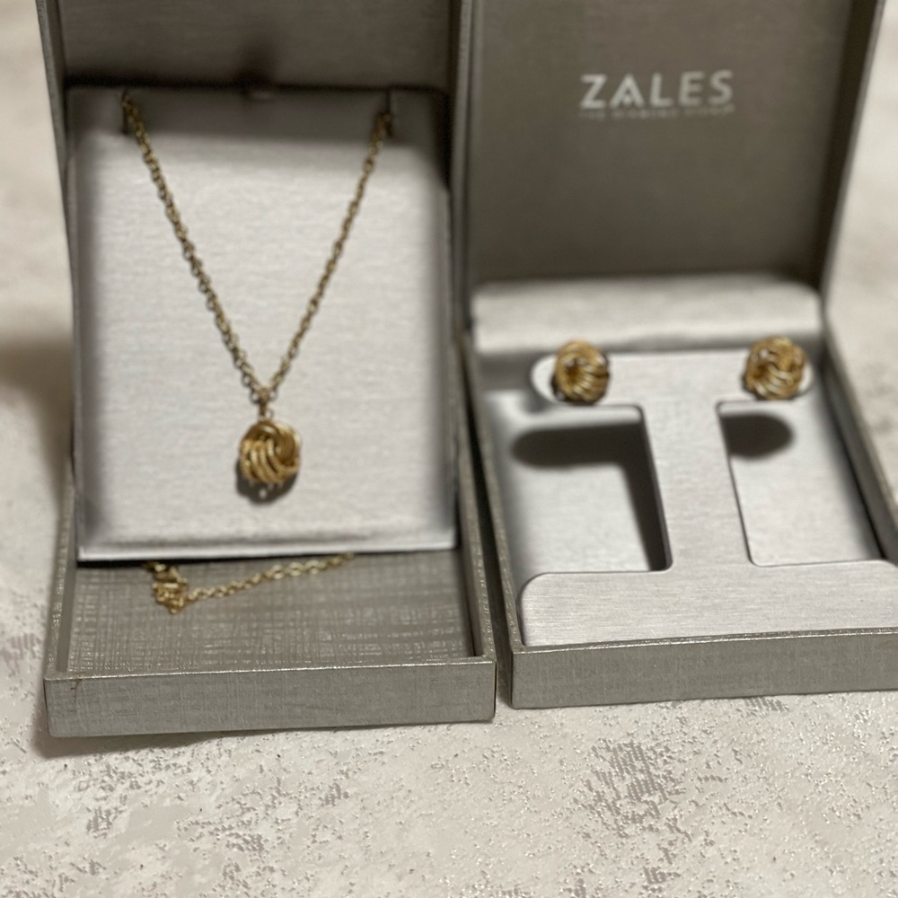 Zales Bundle Deal 14k Earrings, Necklace, matching Pendant (Italian Gold) - Picture 5 of 10